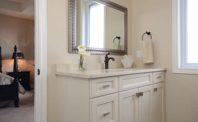 Tackaberry Ridge Model Home by-small-017-Ensuite-666×444-72dpi